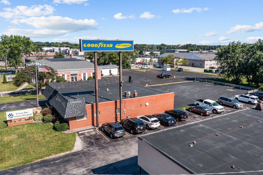 More Photos Of 1518 W Mason St, Green Bay Freestanding For Lease