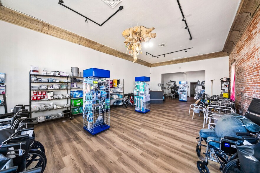 More Photos Of 621-625 Walnut St, Red Bluff Storefront Retail Office For Sale