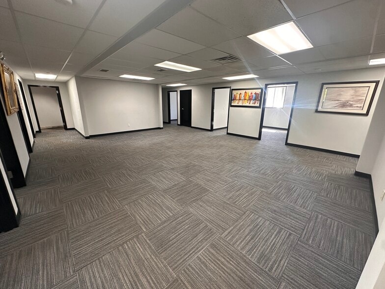 More Photos Of 5171 Plainfield Ave NE, Grand Rapids Medical For Lease