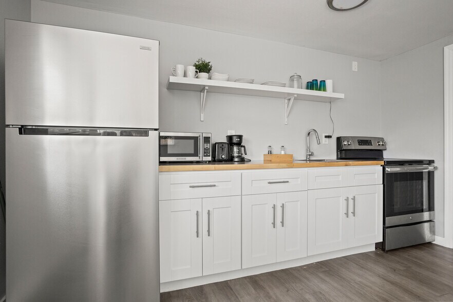 More Photos Of 8820 Rocky Creek Dr, Tampa Apartments For Sale