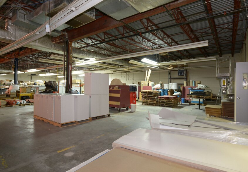 More Photos Of 5359 Canotek Rd, Ottawa Light Manufacturing For Sale