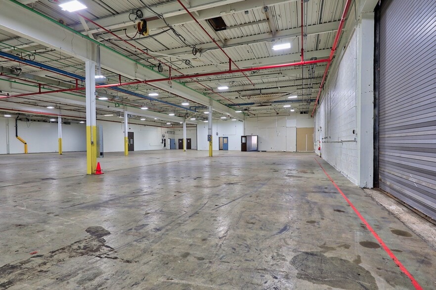 More Photos Of 562 Captain Neville Dr, Waterbury Manufacturing For Lease