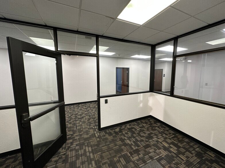 More Photos Of 3343 E Montclair St, Springfield Office For Lease