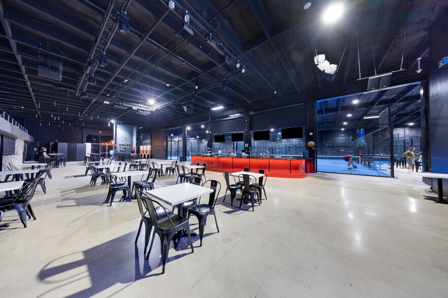 More Photos Of 1360 NW 88th Ave, Doral Bar For Sale