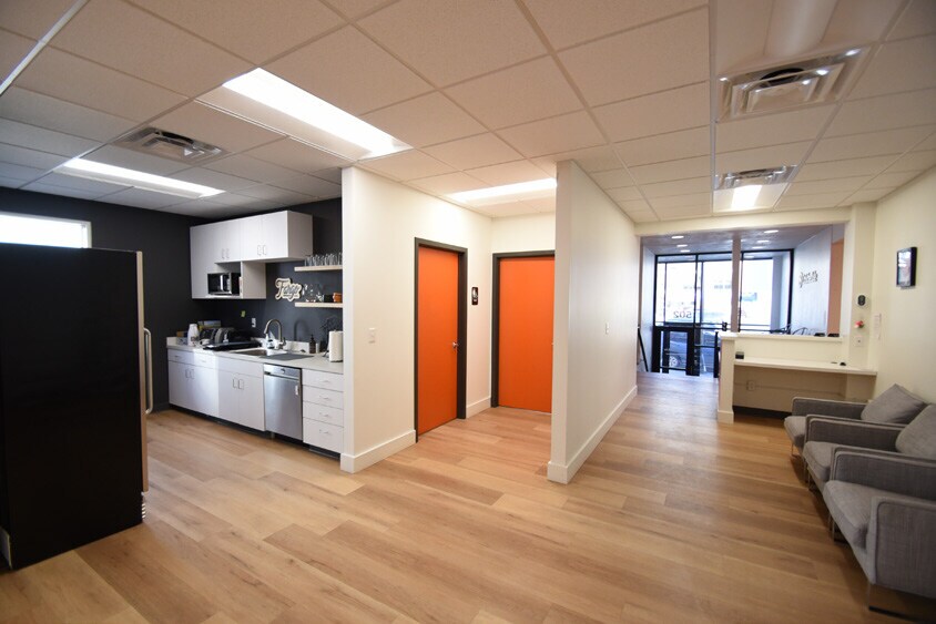 More Photos Of 502 N First Ave, Fargo Office For Lease