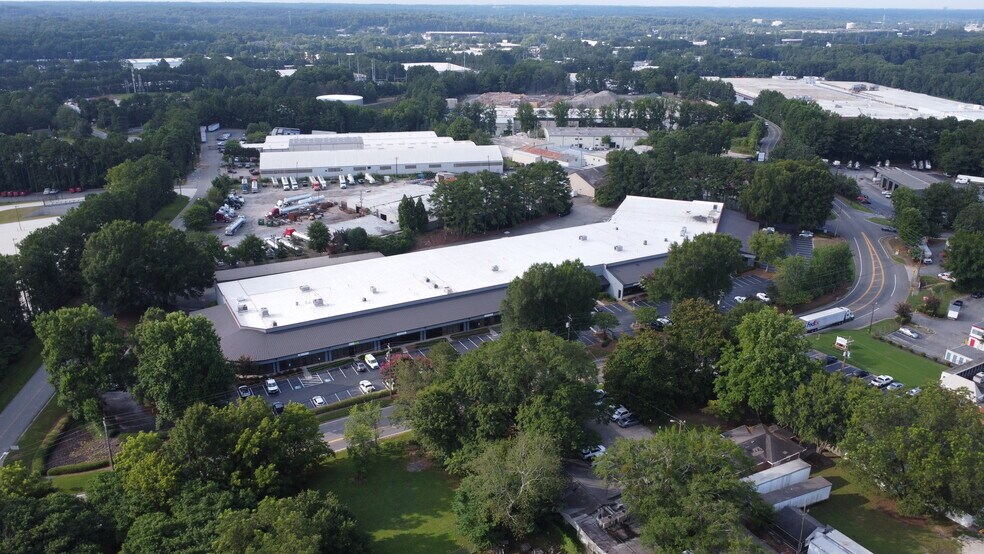 More Photos Of 2395 Pleasantdale Rd, Doraville Warehouse For Lease