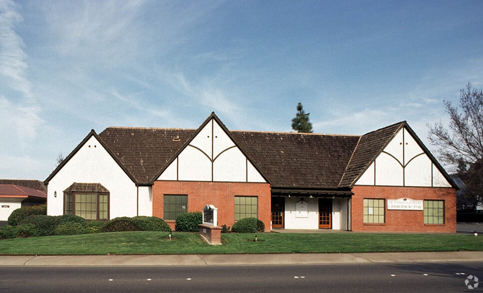 More Photos Of 8035 Madison Ave, Citrus Heights Office For Sale