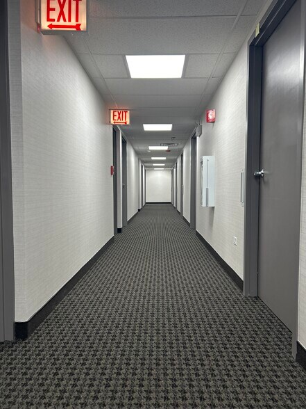 More Photos Of 3525 W Peterson Ave, Chicago Office For Lease