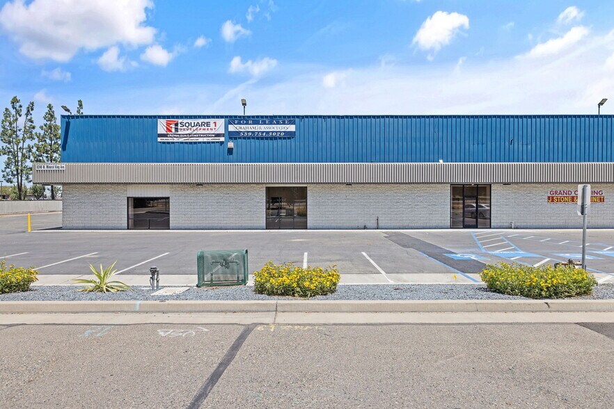More Photos Of 8246 W Mineral King Ave, Visalia Warehouse For Lease