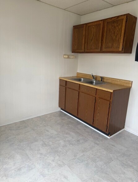 More Photos Of 4301 Appleton Ave NW, Roanoke Office For Lease