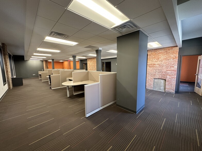 More Photos Of 2217 E 9th St, Cleveland Office For Lease