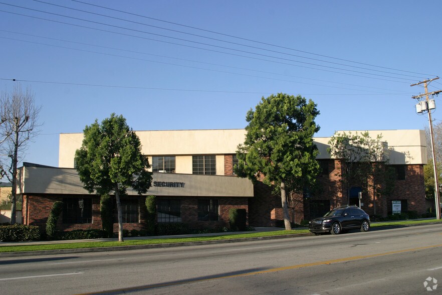 More Photos Of 2025 N Glenoaks Blvd, Burbank Office For Lease