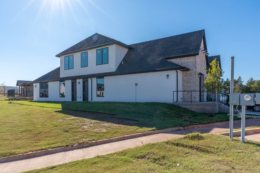 More Photos Of 3165 N Sooner Rd, Edmond Office For Sale