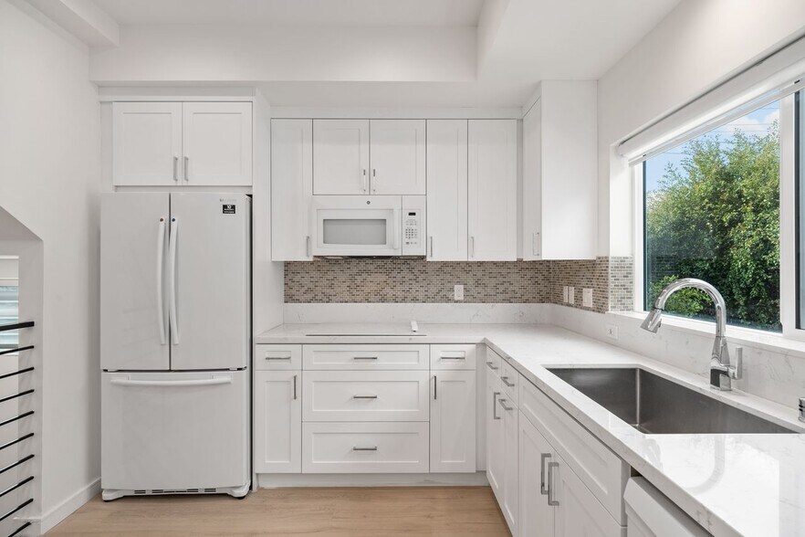 More Photos Of 1187 Crenshaw Blvd, Los Angeles Apartments For Sale