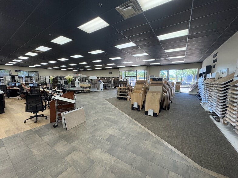 More Photos Of 14160 SW 72nd Ave, Tigard Warehouse For Lease