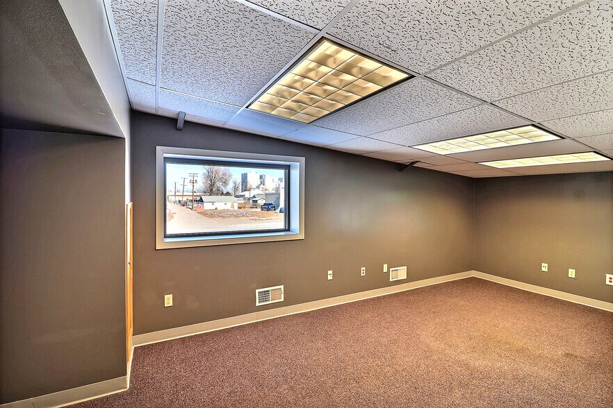 More Photos Of 1616 2nd Ave, Greeley Service For Lease