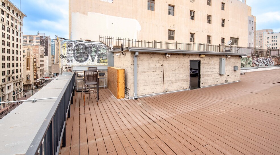 More Photos Of 731 S Broadway, Los Angeles Loft Creative Space For Sale