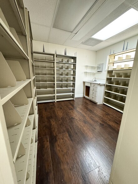 More Photos Of 3630 Almazan Dr, Dallas Medical For Lease
