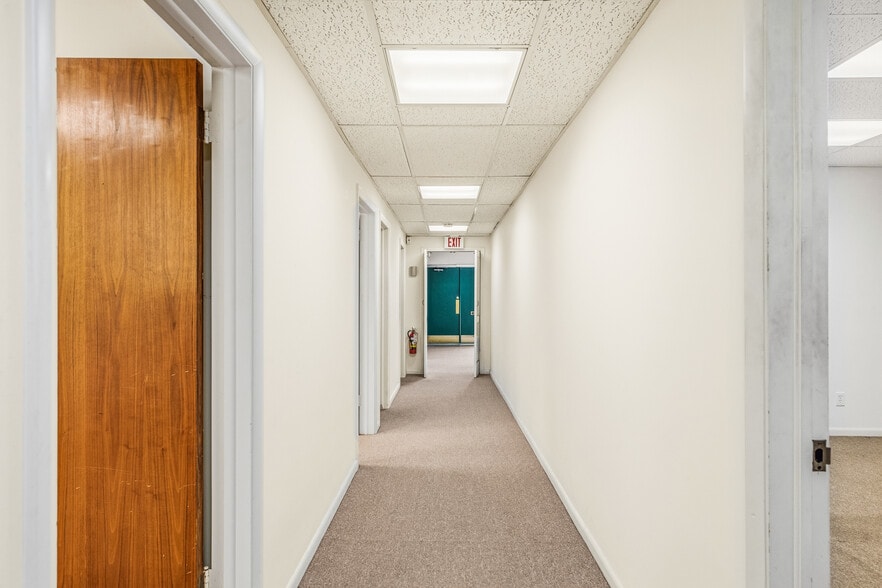 More Photos Of 2145 15th Ave, Vero Beach Office For Sale