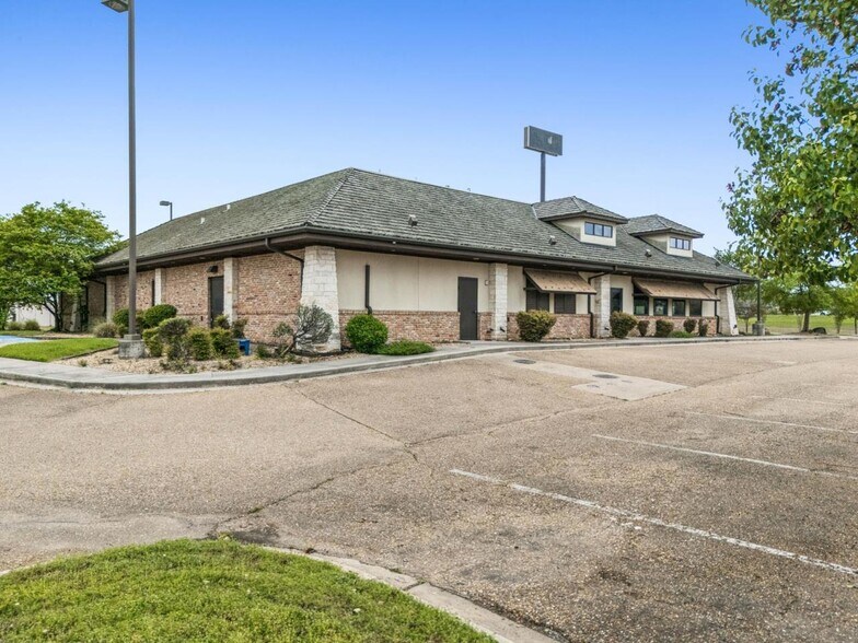 More Photos Of 224 Blanchard St, West Monroe Restaurant For Sale