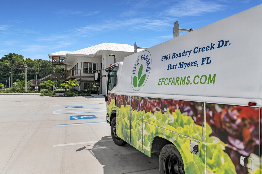 More Photos Of 6901 Hendry Creek Dr, Fort Myers Specialty For Sale