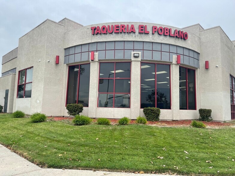 More Photos Of 1085 E Holt Ave, Pomona Unknown For Lease