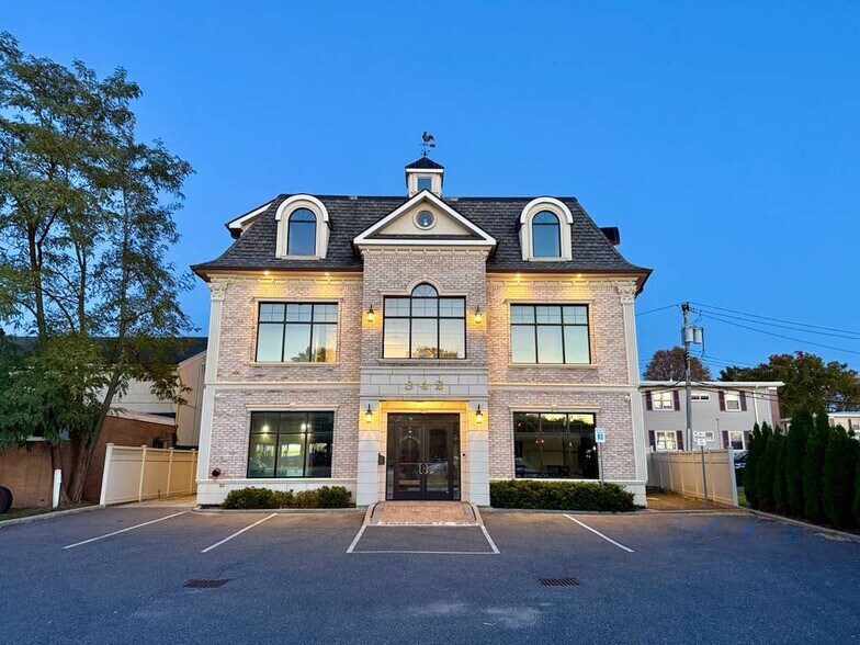 More Photos Of 342 Post Ave, Westbury Office For Lease