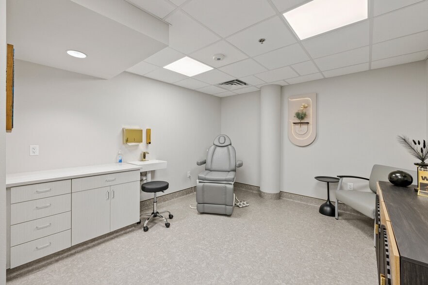 More Photos Of 234 E 1st St, Casper Healthcare For Lease