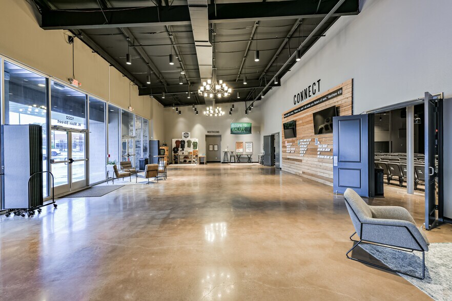 More Photos Of 1222 W Main St, Tomball Religious Facility For Sale