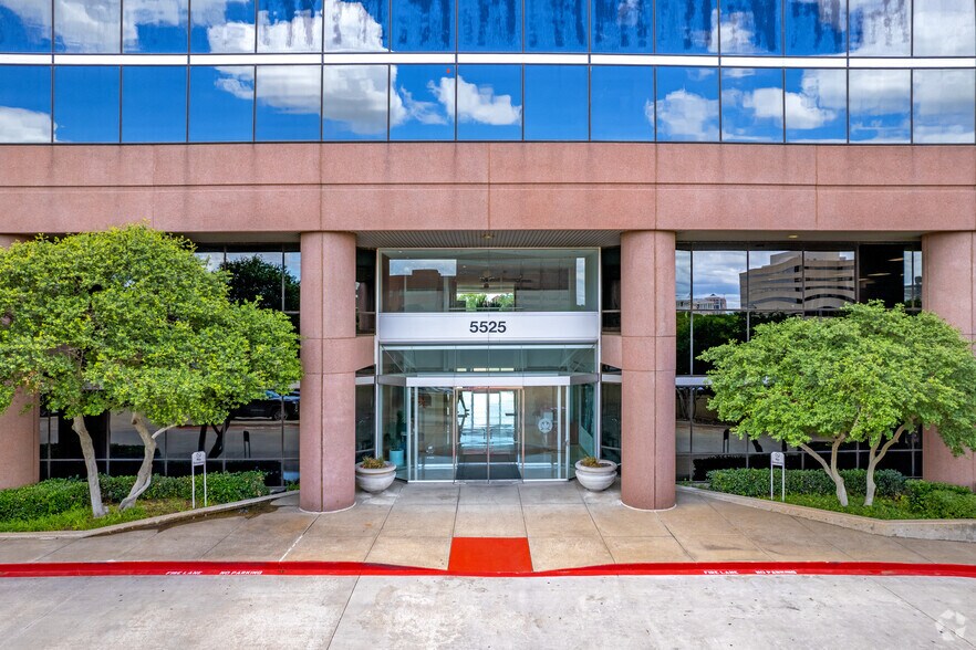 More Photos Of 5525 N MacArthur Blvd, Irving Office For Lease
