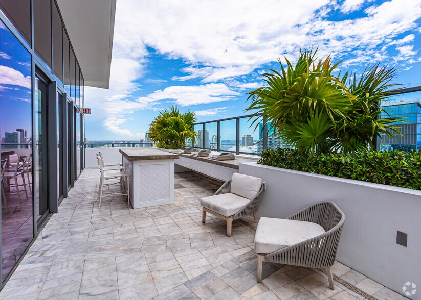 More Photos Of 86 SW 8th St, Miami Apartments For Lease