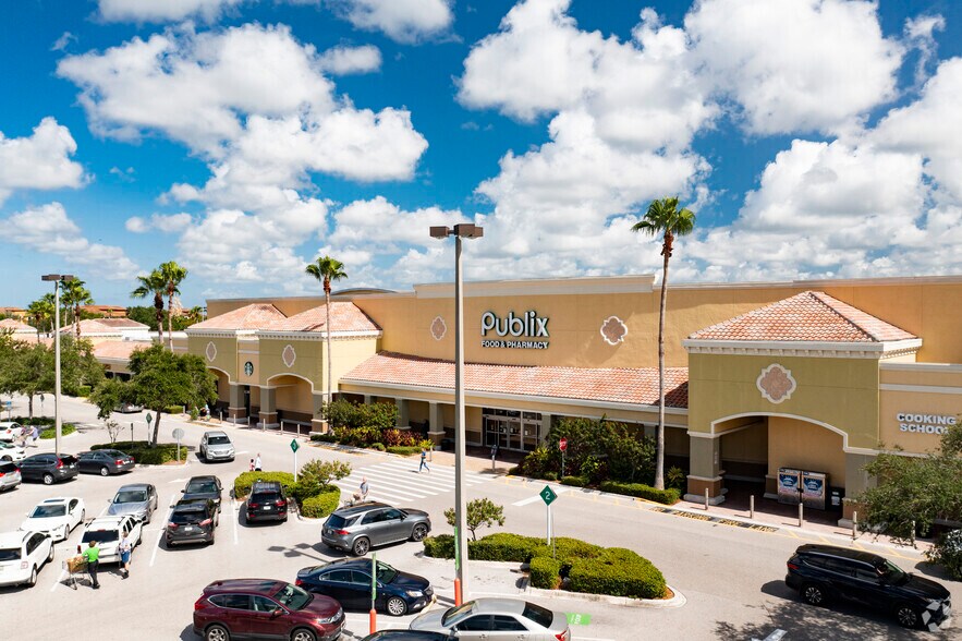 More Photos Of 2875 University Pky, Sarasota Storefront For Lease