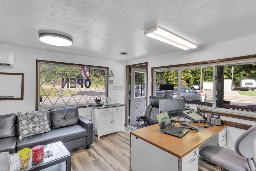 More Photos Of 548 Hill St, Mc Grann Flex For Sale