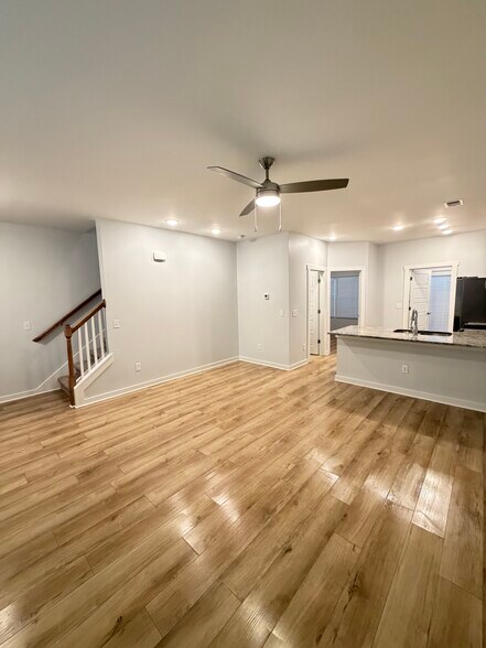More Photos Of 422 Falls Pt SW, Madison Flex For Sale