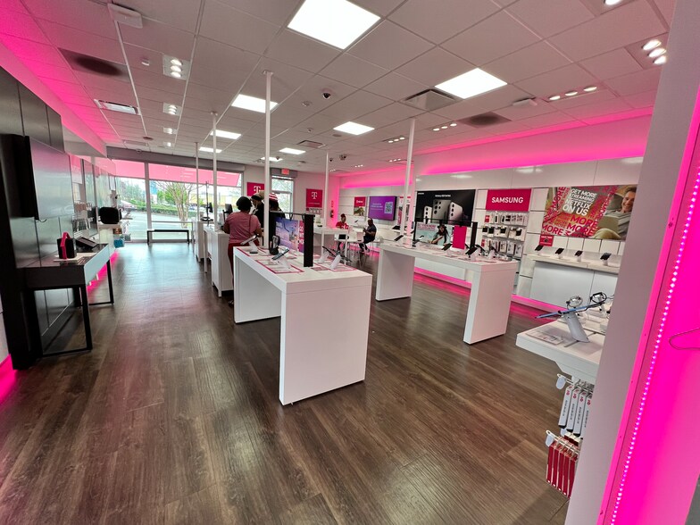 More Photos Of 9190 Parkway E, Birmingham Freestanding For Sale