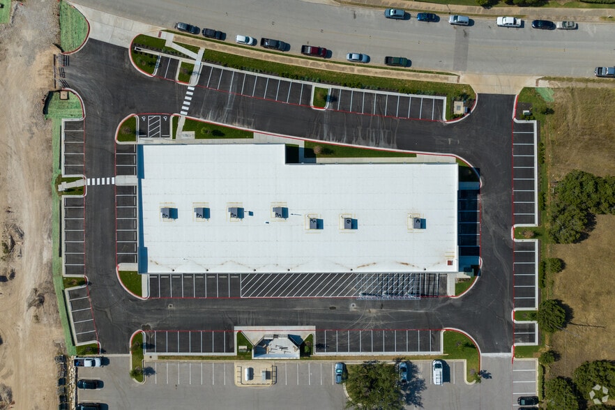 More Photos Of 1320 Arrow Point Dr, Cedar Park Unknown For Lease