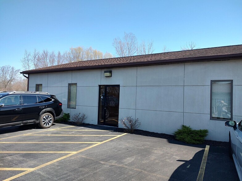 More Photos Of 5763 Seneca St, Elma Medical For Lease