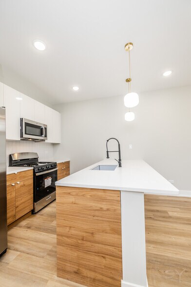 More Photos Of 6220 S King Dr, Chicago Multifamily For Sale