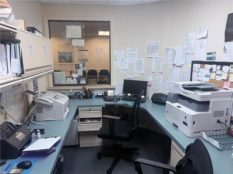 More Photos Of 63 Shaker Rd, Albany Medical For Sale