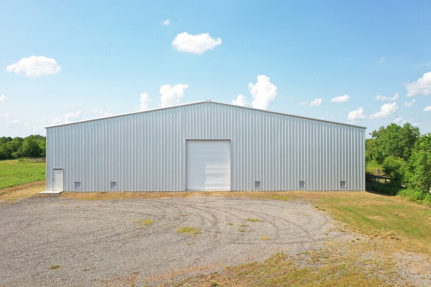 More Photos Of 5145 Old Atascocita Rd, Dayton Flex For Sale