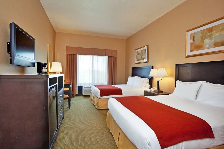 More Photos Of 2631 Enterprise Rd, Goodland Hotel For Sale