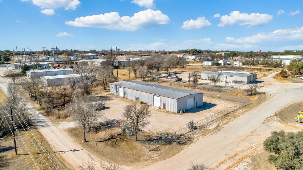 More Photos Of 139 Samuel Dr, Weatherford Warehouse For Sale