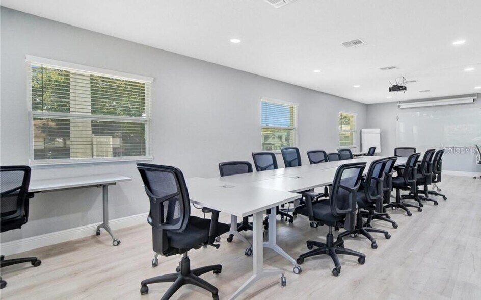 More Photos Of 733 W Colonial Dr, Orlando Office Residential For Sale