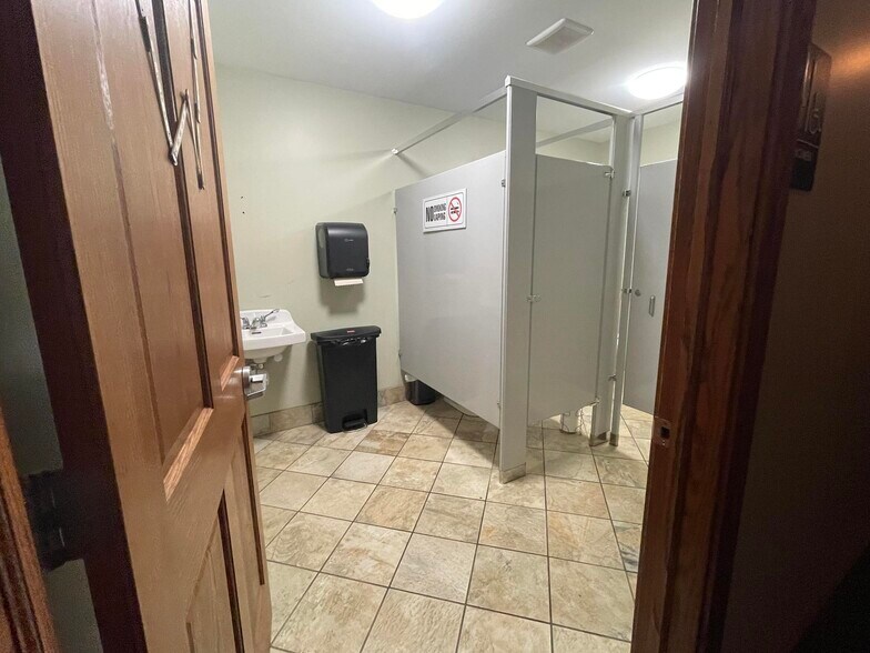 More Photos Of 99-101 Fraley st, Kane Flex For Sale