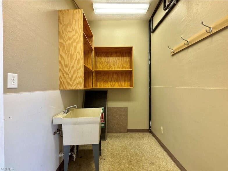 More Photos Of 3312 Lake Ave, Ashtabula Office For Sale