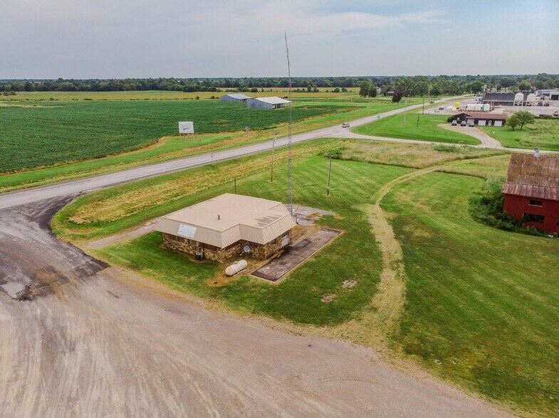 More Photos Of 18400 E B Hwy, Sheldon Flex For Sale