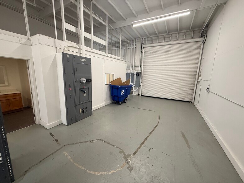 More Photos Of 727-733 Dwight Way, Berkeley Distribution For Lease