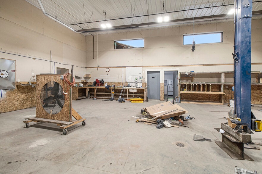 More Photos Of 9486 S Meridian Rd, Clarklake Light Manufacturing For Sale