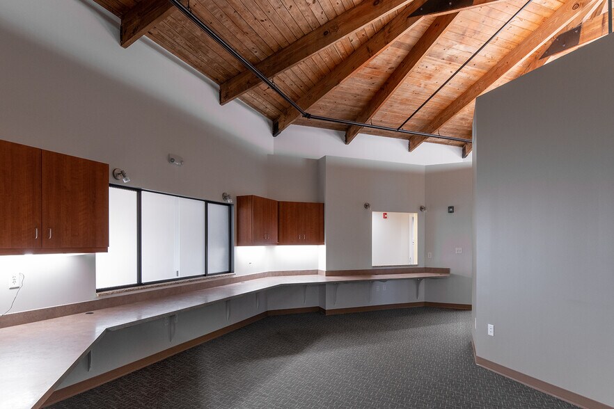 More Photos Of 6909 Old Highway 441, Mount Dora Medical For Lease