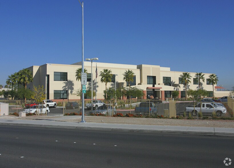 More Photos Of 700 N Rancho Dr, Las Vegas Office For Lease